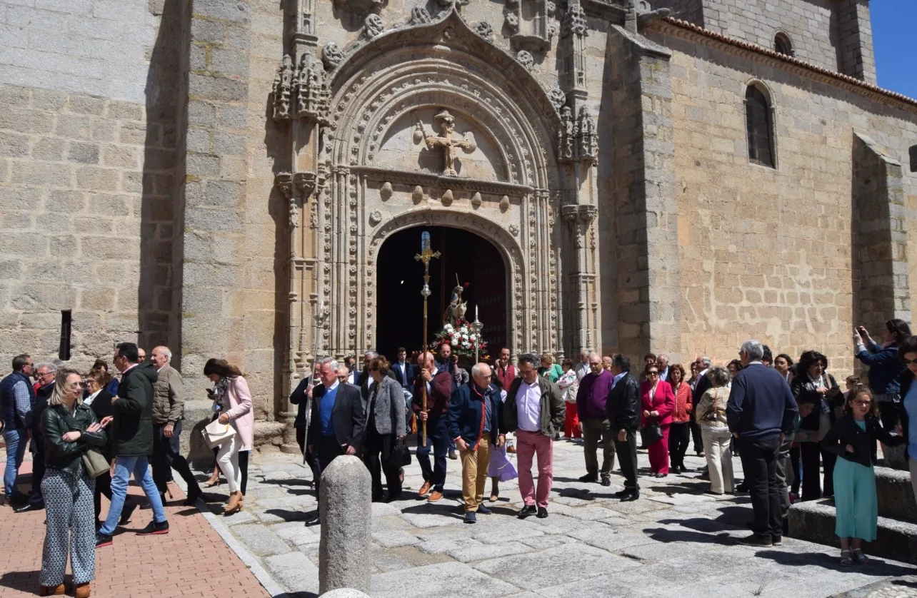 Santiago de la Puebla celebraba este domingo la procesión de San Jorge