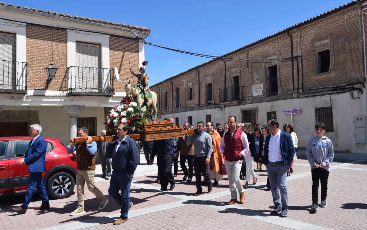 Santiago de la Puebla celebraba este domingo la procesión de San Jorge