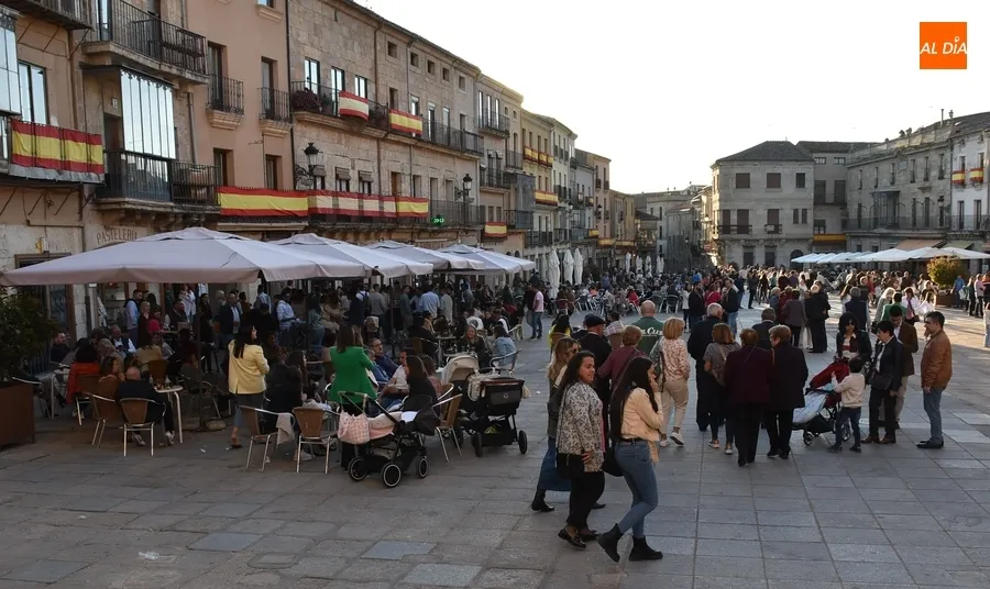 Foto 2 - Bulliciosa jornada de Jueves Santo con las terrazas viviendo uno de sus d&iacute;as grandes del a&ntilde;o