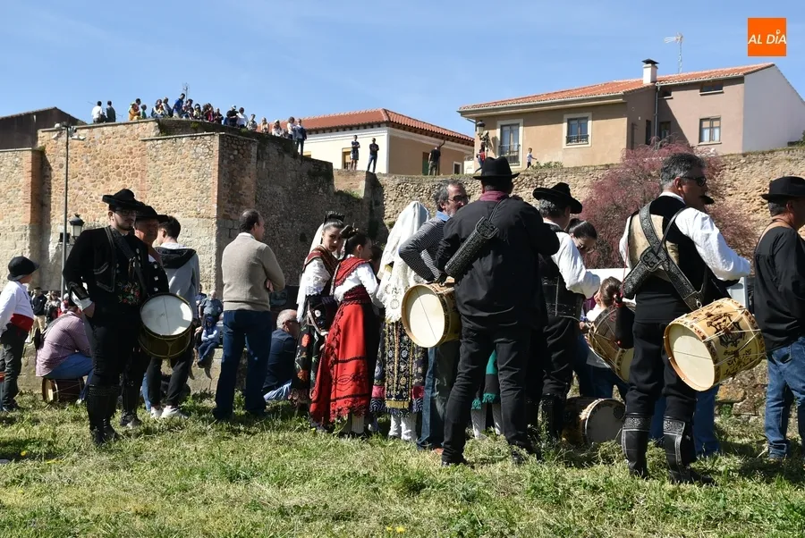 Foto 10 - Calurosa ma&ntilde;ana de Charrada con protagonismo local, incluido de ni&ntilde;os y j&oacute;venes