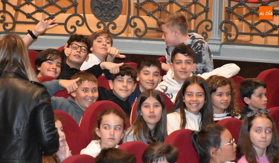 Foto 2 - Escolares de Ciudad Rodrigo y Fuenteguinaldo estrenan las proyecciones del EDUCAFICEE