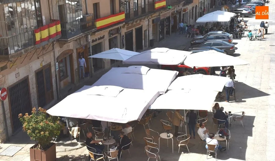 Foto 4 - El Lunes de Pascua propicia un arranque de semana a caballo entre la fiesta y la normalidad