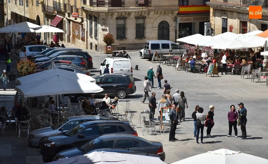 Foto 2 - El Lunes de Pascua propicia un arranque de semana a caballo entre la fiesta y la normalidad