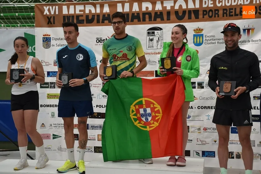 Foto 4 - Javier Alves y Ver&oacute;nica S&aacute;nchez triunfan en la Media Marat&oacute;n 2023