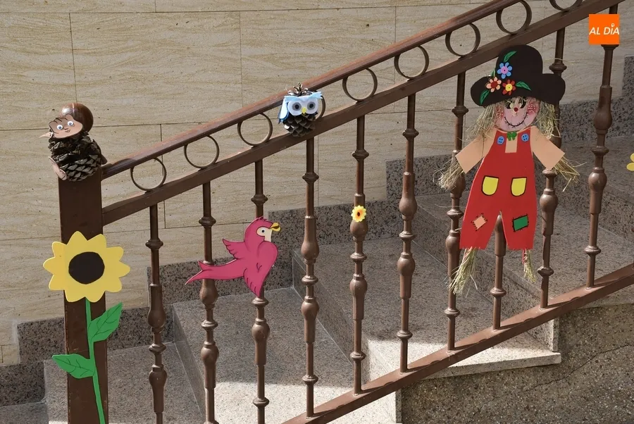 Foto 6 - Espantap&aacute;jaros, escaleras, aros, y por supuesto muchas flores, en el Concurso de Primavera 2023