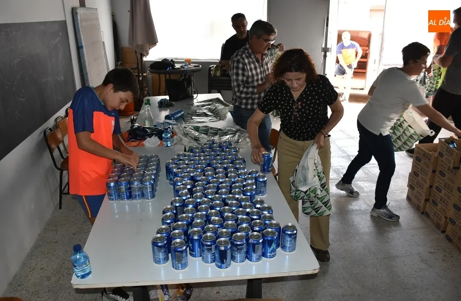 Foto 5 - La organizaci&oacute;n de la Media Marat&oacute;n prepara cerca de 500 bolsas del corredor