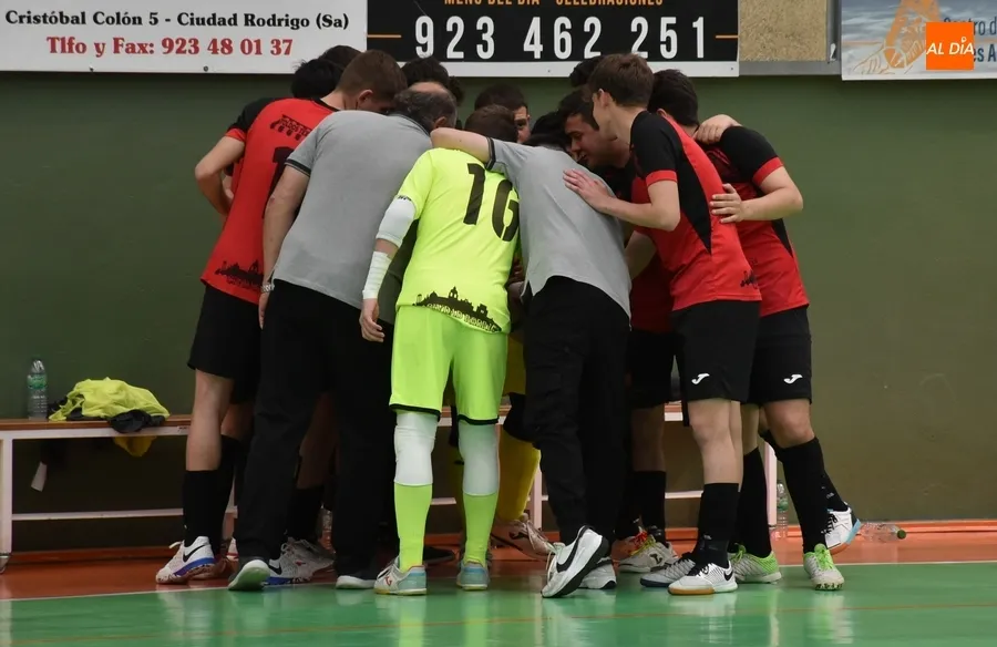 Foto 10 - Se despide de la cantera del III Columnas la generaci&oacute;n que campeon&oacute; en infantiles