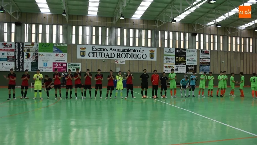 Foto 2 - El III Juvenil da con un gran trabajo coral un paso vital hacia la permanencia