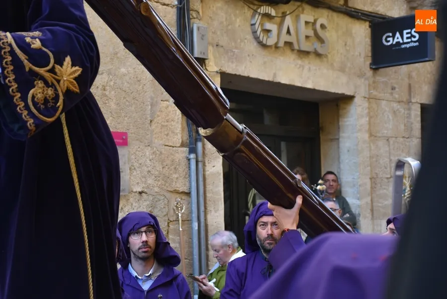 Foto 11 - El Nazareno y La Dolorosa se encuentran en una resplandeciente ma&ntilde;ana
