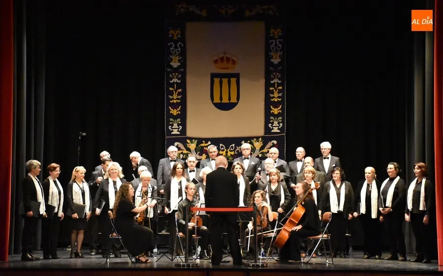 Foto 7 - La coral sevillana Ensemble Enharmon&iacute;a extiende el ambiente de Semana Santa