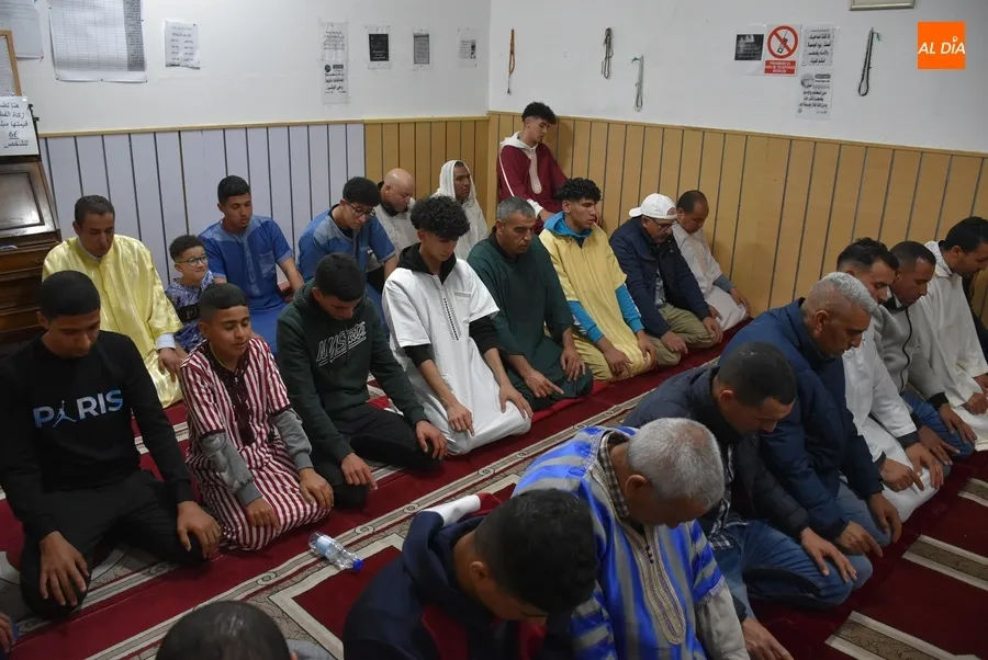 Foto 7 - La Mezquita de la Paz vive la &lsquo;Noche del Destino&rsquo;, la m&aacute;s importante del a&ntilde;o para la religi&oacute;n musulmana