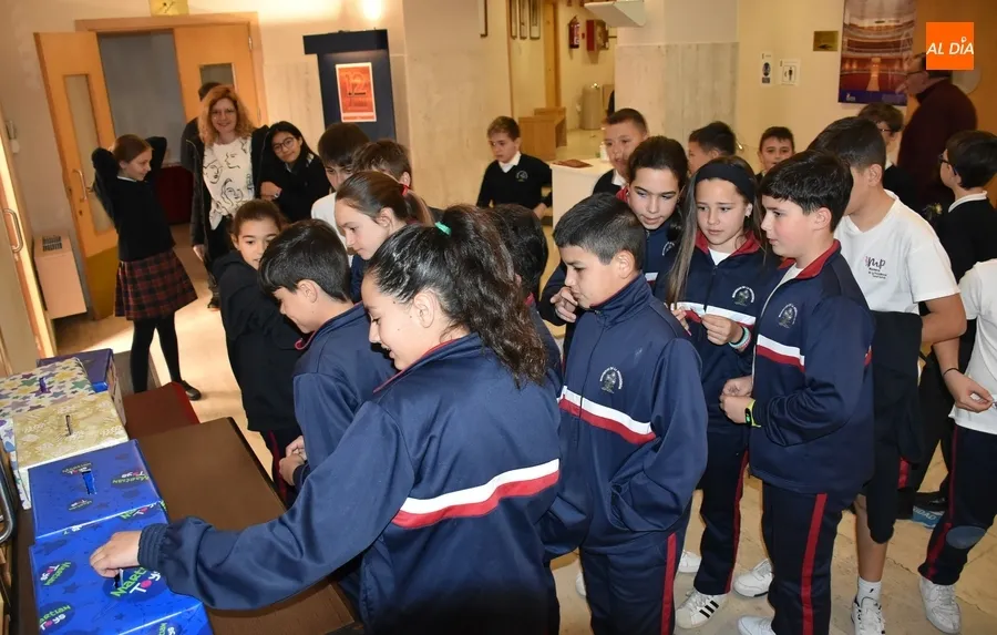 Foto 4 - Alumnos de San Francisco y Misioneras-Santa Teresa se suman al EDUCAFICEE
