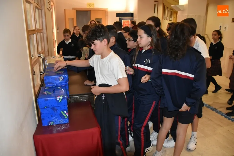 Foto 5 - Alumnos de San Francisco y Misioneras-Santa Teresa se suman al EDUCAFICEE