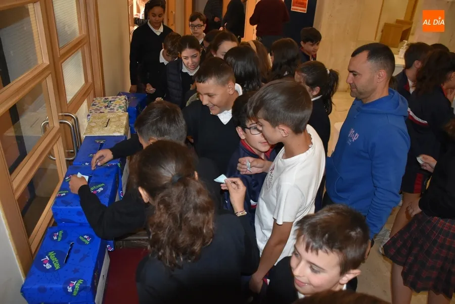 Foto 6 - Alumnos de San Francisco y Misioneras-Santa Teresa se suman al EDUCAFICEE