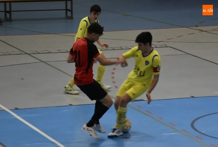 Foto 9 - El III Cadete A acaba ganando con claridad a La Amistad tras costarle abrir la lata