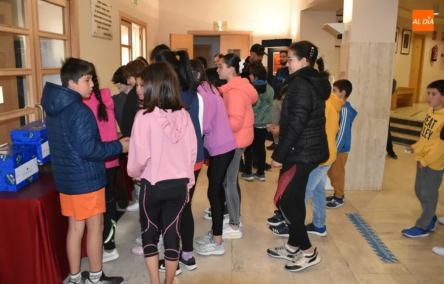 Foto 10 - Alumnos de San Francisco y Misioneras-Santa Teresa se suman al EDUCAFICEE