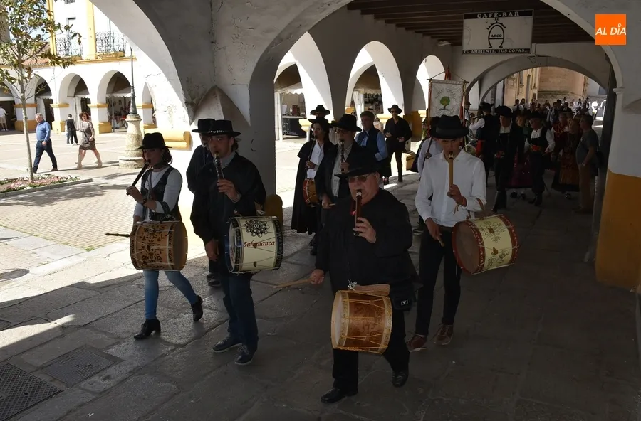 Foto 3 - Carlos Garc&iacute;a Medina es doblemente premiado en una tarde de confraternidad con el Carnaval Hurdano
