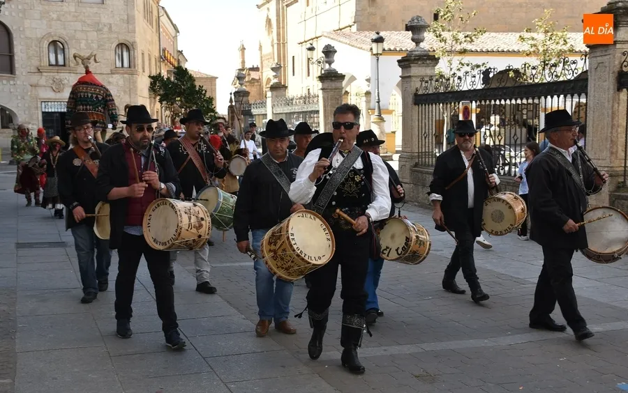 Foto 5 - Carlos Garc&iacute;a Medina es doblemente premiado en una tarde de confraternidad con el Carnaval Hurdano