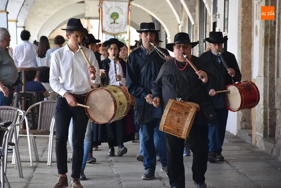 Foto 6 - Carlos Garc&iacute;a Medina es doblemente premiado en una tarde de confraternidad con el Carnaval Hurdano