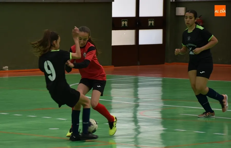 Foto 3 - #M | 15-16 ABR | El III Columnas se lleva el duelo femenino alev&iacute;n del Torneo de Primavera