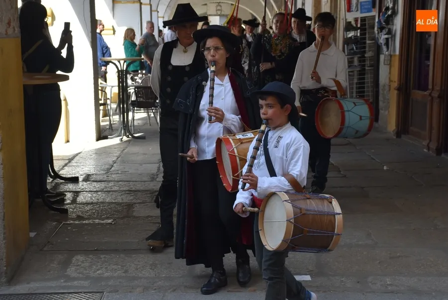 Foto 9 - Carlos Garc&iacute;a Medina es doblemente premiado en una tarde de confraternidad con el Carnaval Hurdano