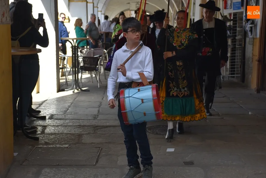 Foto 10 - Carlos Garc&iacute;a Medina es doblemente premiado en una tarde de confraternidad con el Carnaval Hurdano