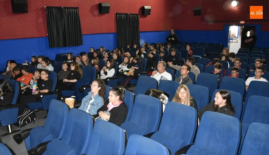 Foto 4 - El EDUCAFICEE recibe a escolares de Lumbrales