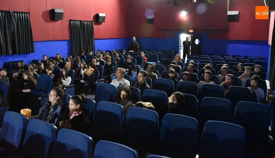 Foto 3 - El EDUCAFICEE recibe a escolares de Lumbrales
