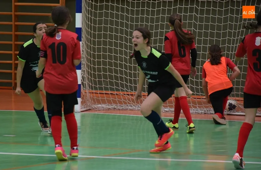 Foto 9 - #M | 15-16 ABR | El III Columnas se lleva el duelo femenino alev&iacute;n del Torneo de Primavera