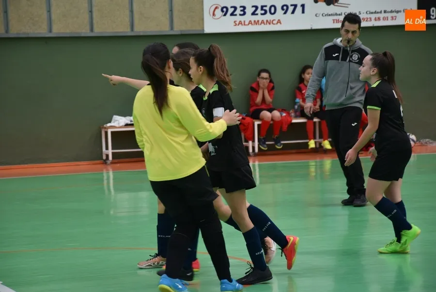 Foto 11 - #M | 15-16 ABR | El III Columnas se lleva el duelo femenino alev&iacute;n del Torneo de Primavera