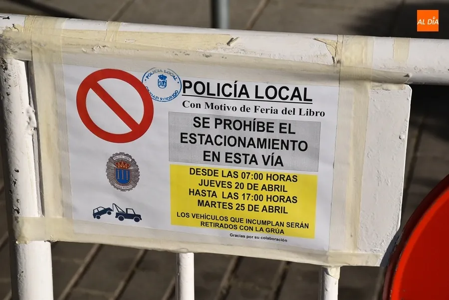 Foto 3 - La calle Lorenza Iglesias y su entorno se pueblan de carpas