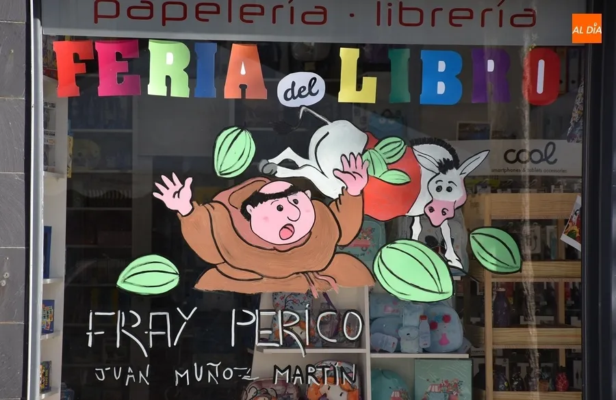 Foto 7 - La calle Lorenza Iglesias y su entorno se pueblan de carpas