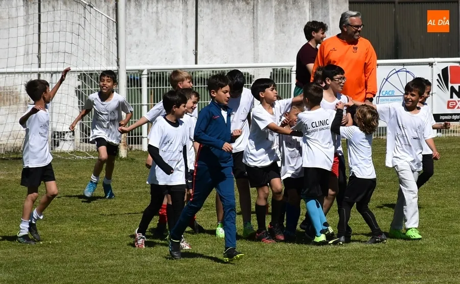 Foto 9 - Clausurado con un gran ambiente festivo el 2&ordm; Cl&iacute;nic en recuerdo de Ricardo S&aacute;nchez