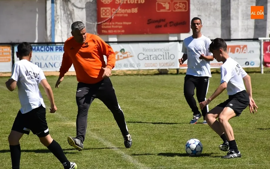 Foto 11 - Clausurado con un gran ambiente festivo el 2&ordm; Cl&iacute;nic en recuerdo de Ricardo S&aacute;nchez