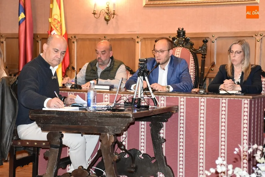 Foto 4 - Ciudad Rodrigo se proclama por unanimidad &lsquo;Ciudad de Bodas&rsquo;