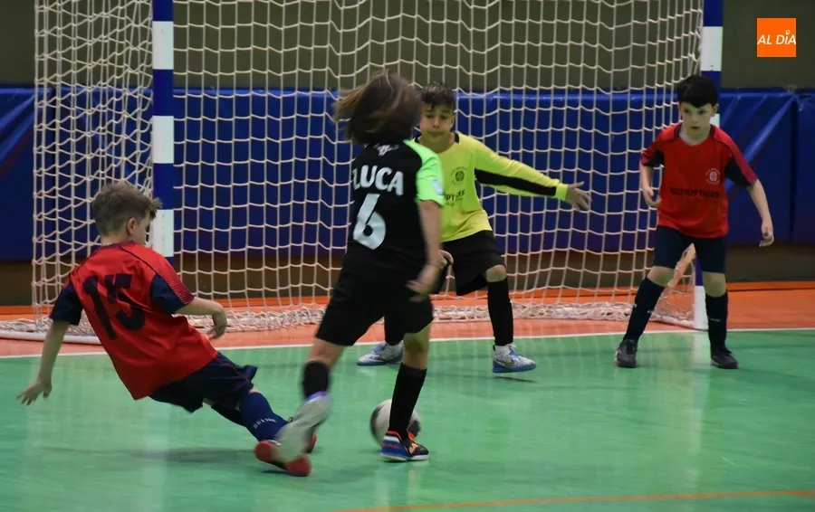 Foto 6 - El Benjam&iacute;n A del III Columnas se corona Campe&oacute;n de Liga