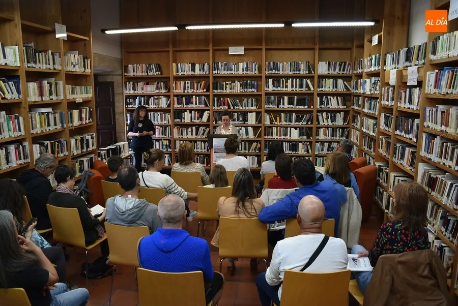 Foto 5 - La Biblioteca Municipal festeja el D&iacute;a del Libro con una lectura colectiva