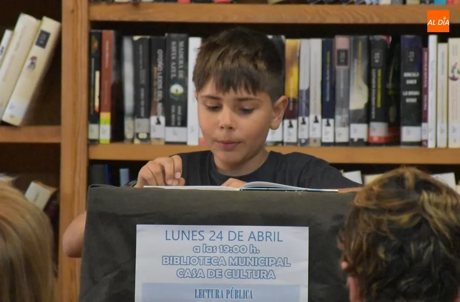 Foto 8 - La Biblioteca Municipal festeja el D&iacute;a del Libro con una lectura colectiva