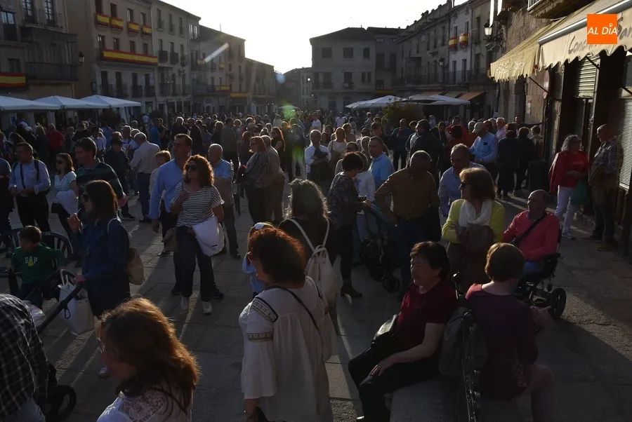 Foto 2 - La cl&aacute;sica sesi&oacute;n de bailes populares a pie de Plaza remata La Charrada 