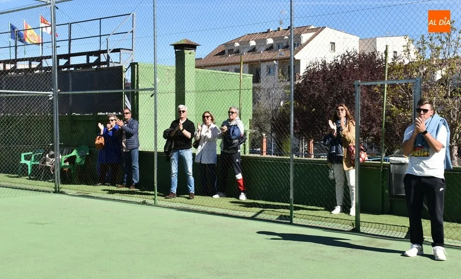 Foto 4 - El cacere&ntilde;o Sergio D&aacute;vila se lleva el XIV Open Nacional de Tenis de Ciudad Rodrigo