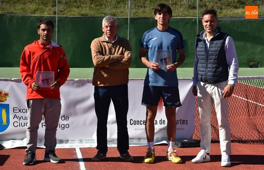 Foto 6 - El cacere&ntilde;o Sergio D&aacute;vila se lleva el XIV Open Nacional de Tenis de Ciudad Rodrigo