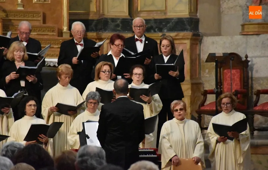 Foto 4 - La Coral D&aacute;maso Ledesma ofrece en San Agust&iacute;n su habitual concierto de Semana Santa