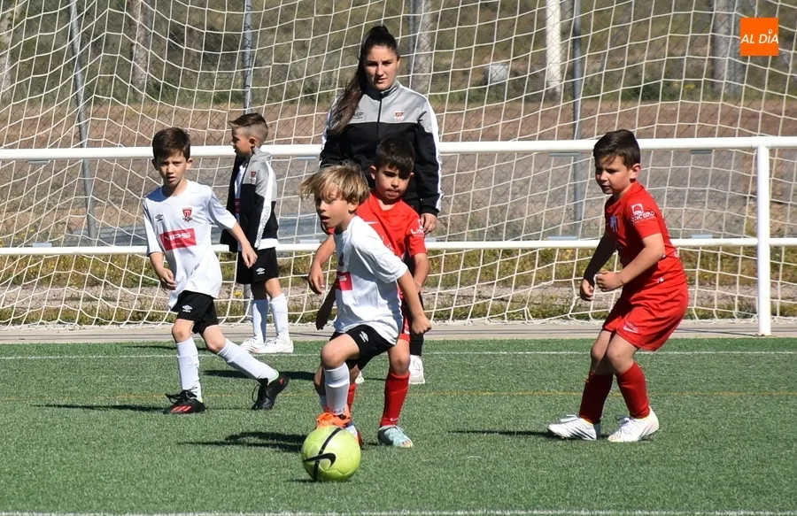 Foto 8 - El Prebenjam&iacute;n del Ciudad Rodrigo inicia el &uacute;ltimo bloque liguero superando al Santa Marta B