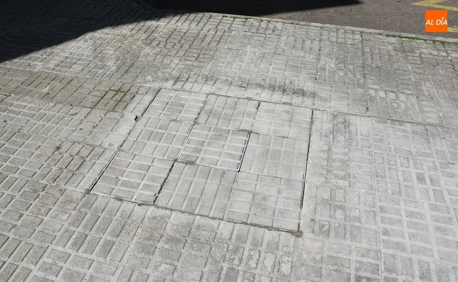 Foto 8 - Retiradas 4 de las 5 cabinas telef&oacute;nicas que quedaban en Ciudad Rodrigo