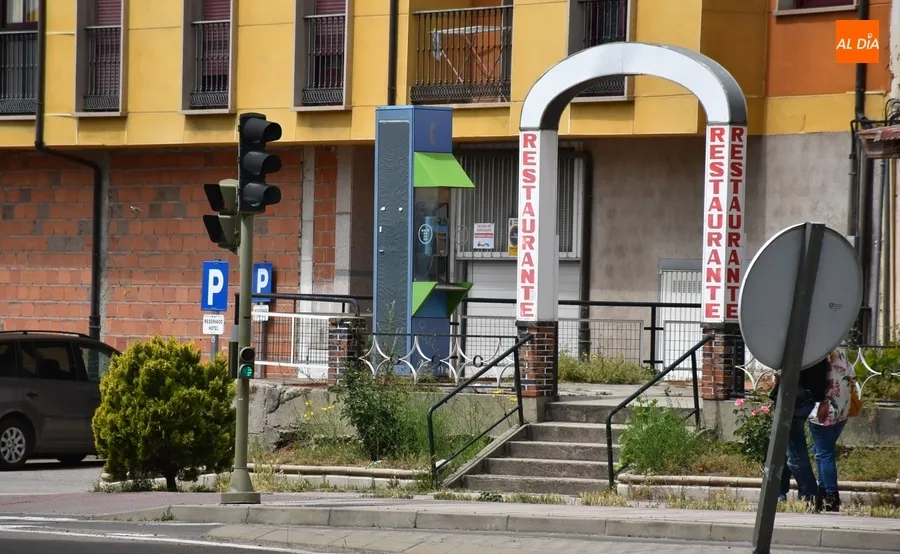Foto 3 - Retiradas 4 de las 5 cabinas telef&oacute;nicas que quedaban en Ciudad Rodrigo