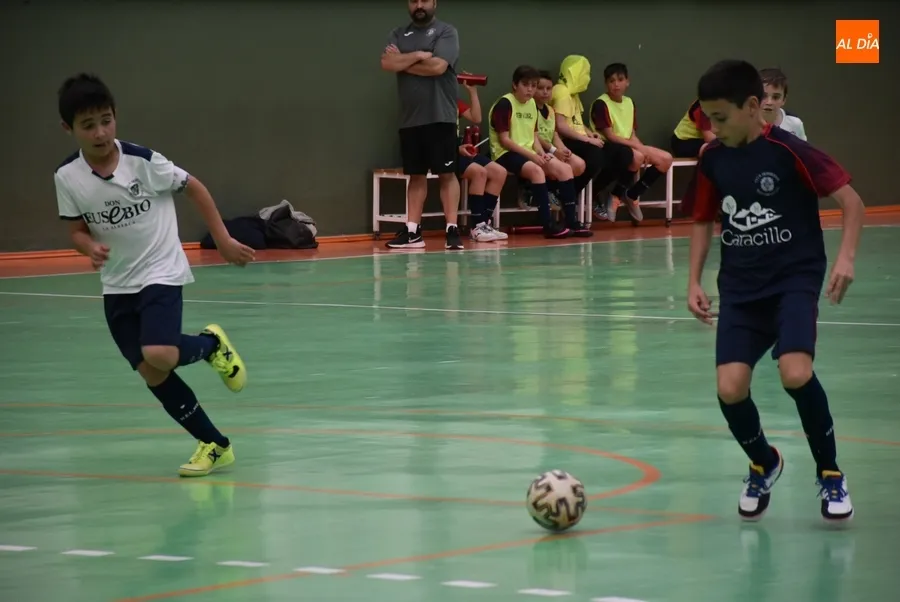 Foto 5 - Las formaciones &lsquo;A&rsquo; se llevan los entretenidos &uacute;ltimos derbys fraternales del III Columnas