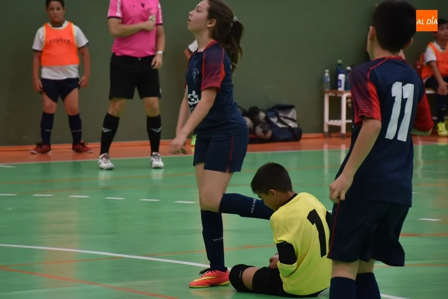 Foto 7 - Las formaciones &lsquo;A&rsquo; se llevan los entretenidos &uacute;ltimos derbys fraternales del III Columnas