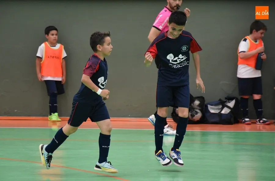 Foto 9 - Las formaciones &lsquo;A&rsquo; se llevan los entretenidos &uacute;ltimos derbys fraternales del III Columnas
