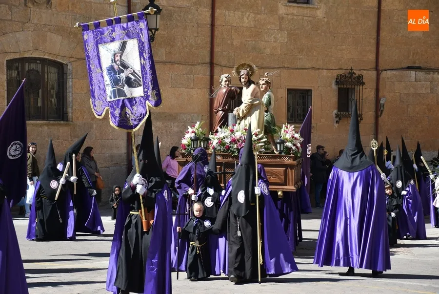 Foto 5 - El calor acompa&ntilde;a de nuevo a un Paso a la Agon&iacute;a m&aacute;s &aacute;gil y con mucho p&uacute;blico