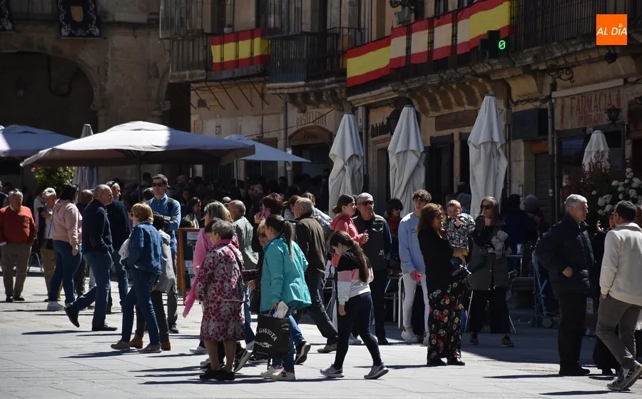 Foto 10 - Bulliciosa jornada de Jueves Santo con las terrazas viviendo uno de sus d&iacute;as grandes del a&ntilde;o